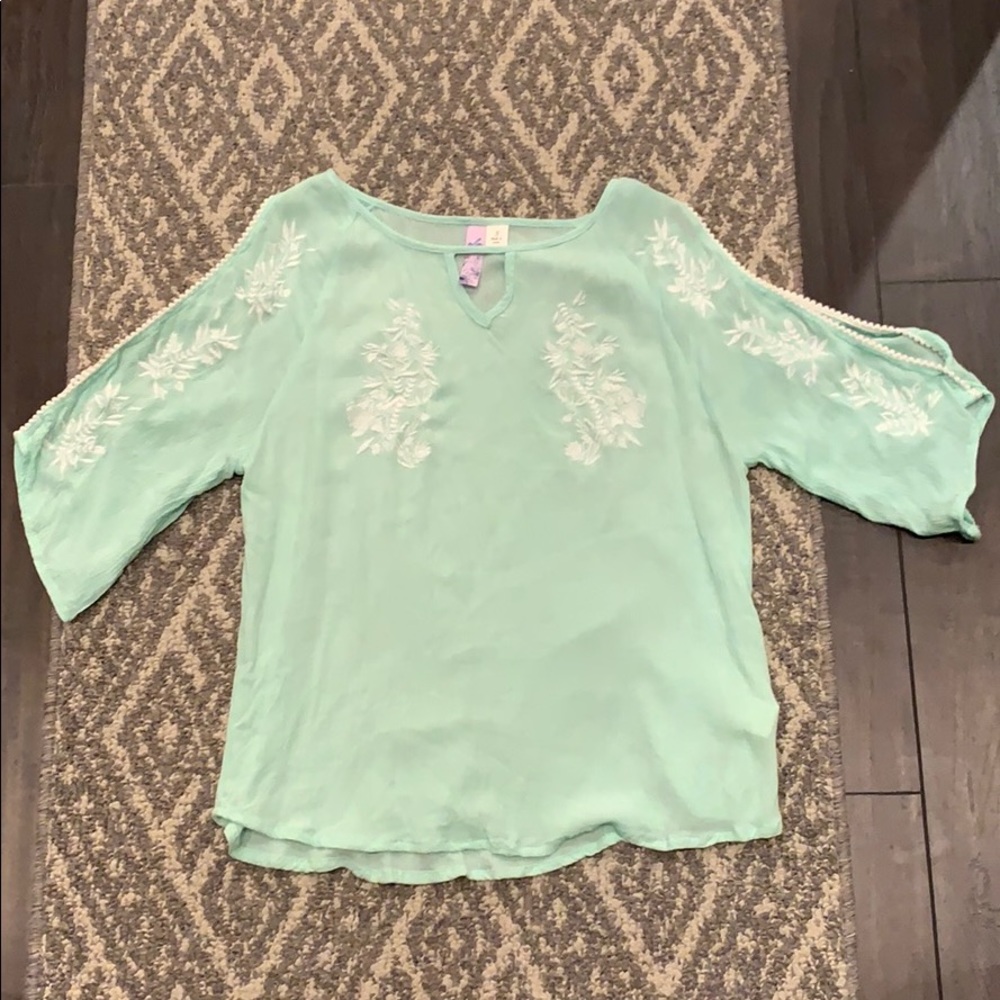 Mint green top
